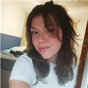 Hola! Soy Patricia, una chica de 23 años. Fui a un colegio bilingüe desde los 3 años, y ahí me saqué la Secundaria y el Bachillerato. Trabajo con niños y tengo un nivel c2 de inglés